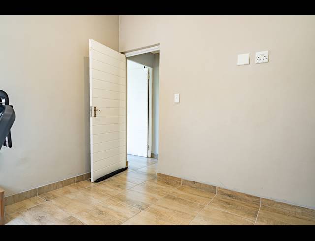 3 BEDROOM FREESTANDING FOR SALE IN PALM LAKES ESTATE